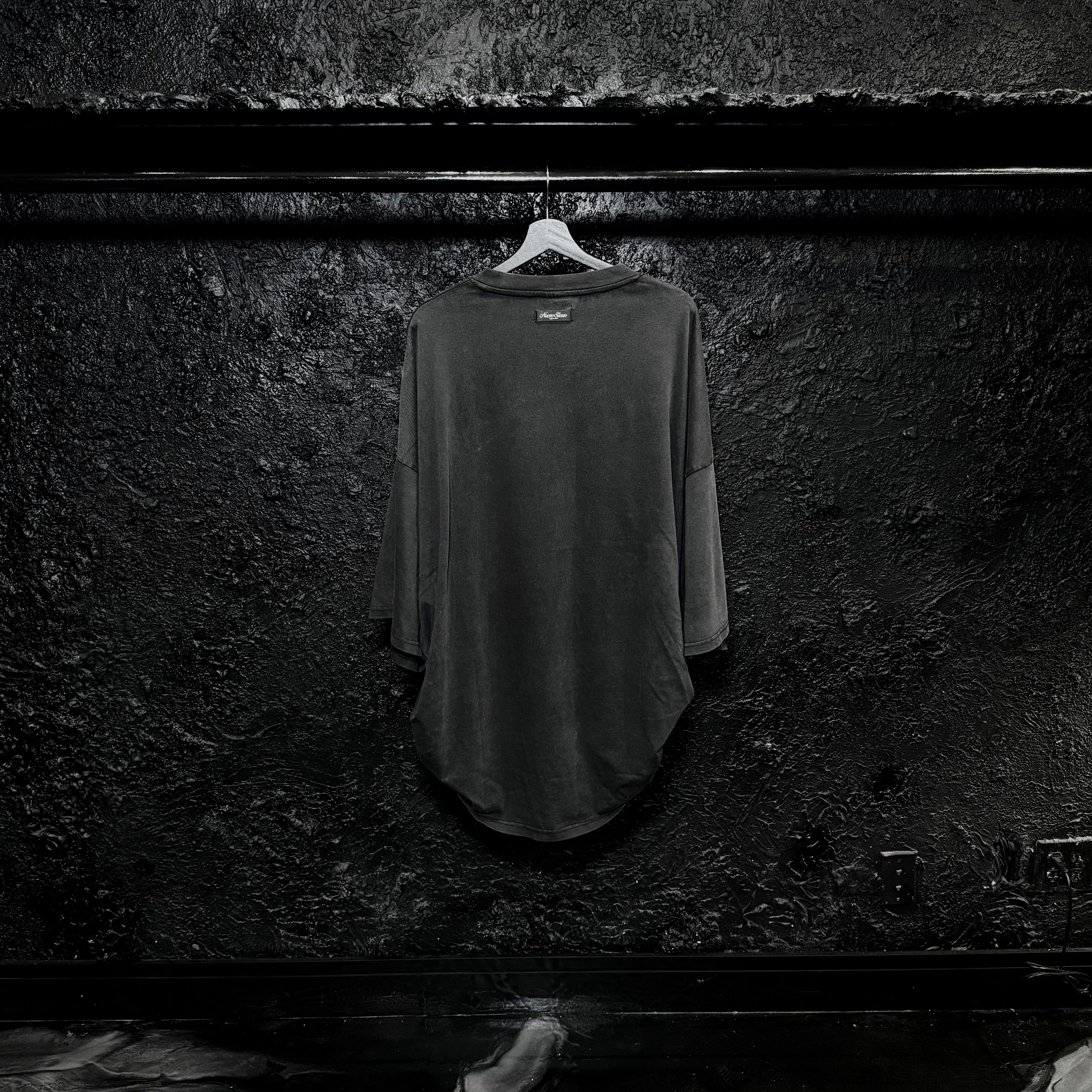 GREY-WASHED  HORIZON TEE